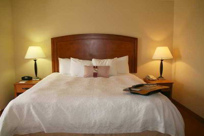 Hampton Inn Champaign/Urbana Zimmer foto